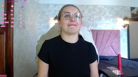 Snapshot of _isaabellaa chatting on October 16, 3:35 pm Isa online show from October 16, 3:35 pm