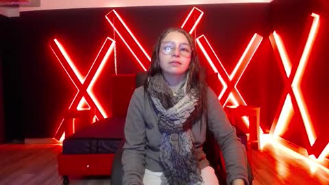 Snapshot of _isaabellaa chatting on November 12, 11:10 am Isa online show from November 12, 11:10 am