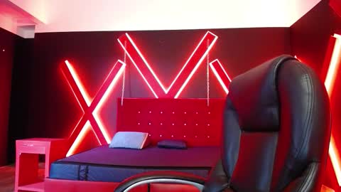 Snapshot of _isaabellaa chatting on December 5, 2:03 pm Isa online show from December 5, 2:03 pm