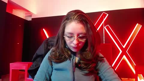 Isa online show from January 11, 1:49 pm