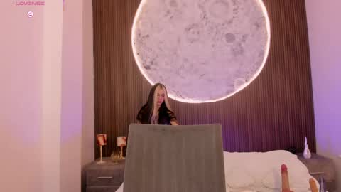 Snapshot of _ivanna_volk chatting on March 25, 4:40 am Ivanna online show from March 25, 4:40 am