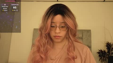 Waifu Izumi  online show from April 11, 4:06 am