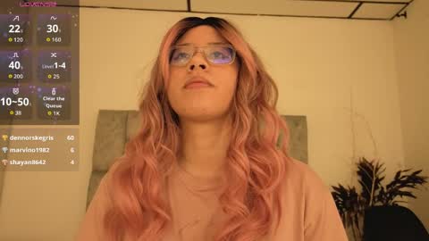 Waifu Izumi  online show from April 11, 7:45 am