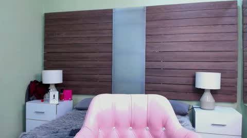 JADE  online show from March 18, 3:59 pm