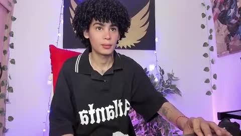 Snapshot of _jaay77 chatting on December 17, 4:01 am Jay online show from December 17, 4:01 am