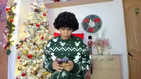 Snapshot of _jaay77 chatting on December 30, 12:43 am Jay online show from December 30, 12:43 am