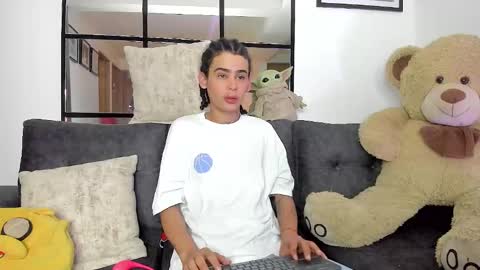 Snapshot of _jaay77 chatting on January 13, 2:50 am Jay online show from January 13, 2:50 am