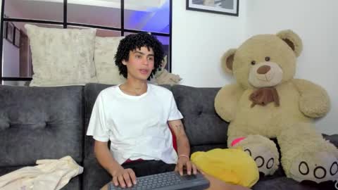 Snapshot of _jaay77 chatting on January 15, 5:50 am Jay online show from January 15, 5:50 am