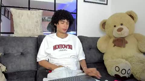 Snapshot of _jaay77 chatting on January 15, 7:12 pm Jay online show from January 15, 7:12 pm