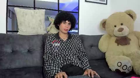 Snapshot of _jaay77 chatting on January 19, 5:37 am Jay online show from January 19, 5:37 am