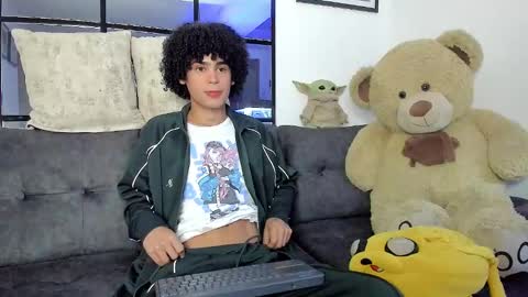 Snapshot of _jaay77 chatting on January 19, 10:49 pm Jay online show from January 19, 10:49 pm