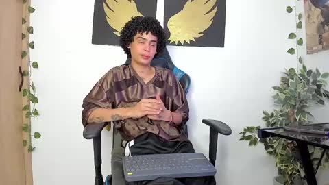 Snapshot of _jaay77 chatting on February 2, 1:12 am Jay online show from February 2, 1:12 am