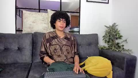 Snapshot of _jaay77 chatting on February 7, 8:42 pm Jay online show from February 7, 8:42 pm