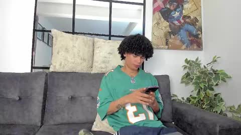 Snapshot of _jaay77 chatting on February 14, 8:15 pm Jay online show from February 14, 8:15 pm