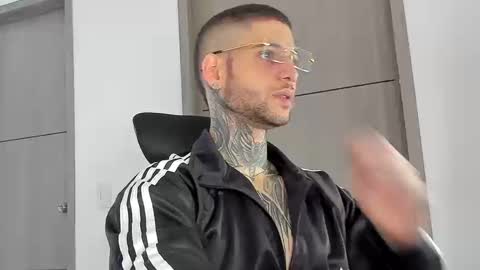 jeison online show from September 8, 5:12 pm