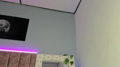 Snapshot of _jasmine_blush chatting on November 8, 1:44 pm Jasmine online show from November 8, 1:44 pm