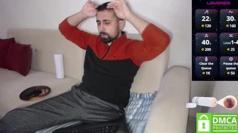 _jeem_ online show from December 8, 6:17 pm