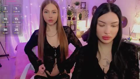 Snapshot of _jesslei_ chatting on February 13, 1:18 pm Jess blond and Leila brunette online show from February 13, 1:18 pm