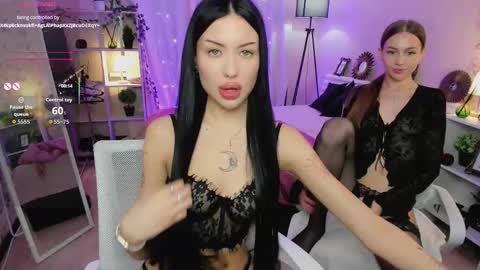 Snapshot of _jesslei_ chatting on February 20, 1:11 pm Jess blond and Leila brunette online show from February 20, 1:11 pm