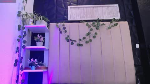 Mia online show from January 14, 3:57 pm