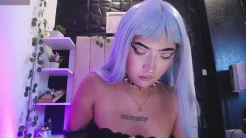 Mia online show from January 24, 6:14 pm