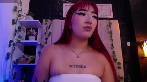 Mia online show from January 31, 4:06 pm