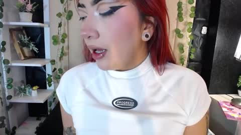 Mia online show from February 25, 5:04 pm