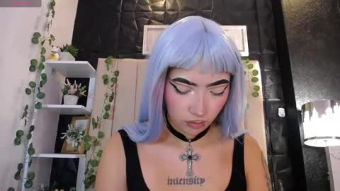 Mia online show from March 7, 4:55 pm