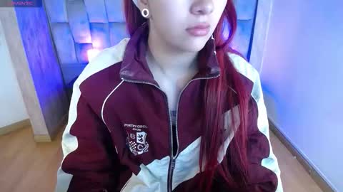 Mia online show from September 29, 1:05 pm