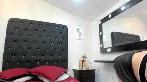 _johnson_alana online show from March 15, 12:33 pm