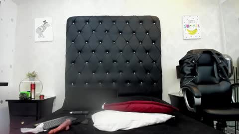 _johnson_alana online show from April 15, 7:58 pm