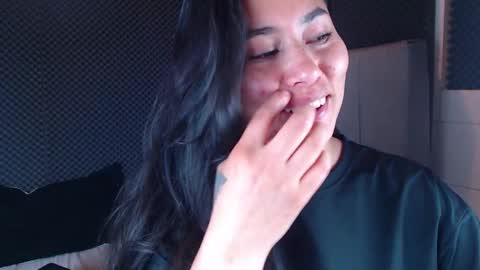 Snapshot of _joy_iva chatting on December 3, 8:18 pm joy online show from December 3, 8:18 pm