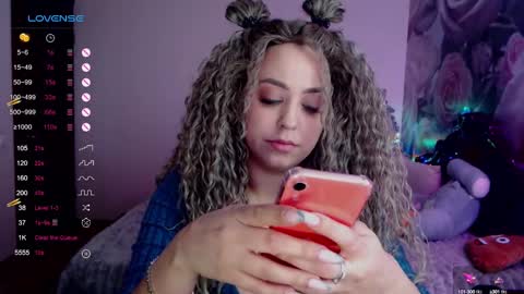 _just_a_queen_3 online show from January 18, 7:15 pm