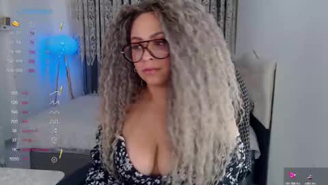 _just_a_queen_3 online show from November 3, 10:49 am