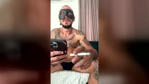 Snapshot of _justanormalguy_x chatting on June 29, 5:35 am _justanormalguy_x online show from June 29, 5:35 am