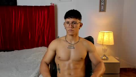 justin online show from April 15, 6:42 am