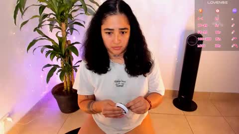 Snapshot of _kat_1 chatting on December 15, 11:20 pm online show from December 15, 11:20 pm