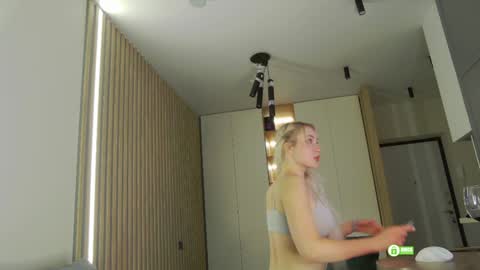 Kate online show from December 23, 5:00 pm