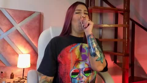 kelly online show from December 4, 11:30 am