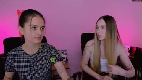 _kellykitten_ online show from December 14, 9:36 am