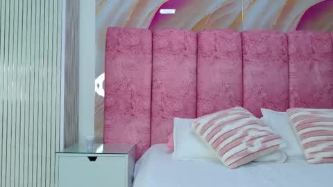 Kendall online show from February 25, 11:53 am