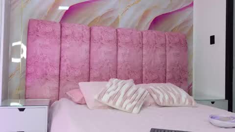 Kendall online show from March 27, 11:54 am