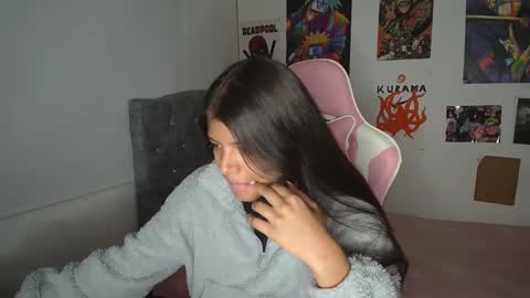 Snapshot of _kendall_jones chatting on January 9, 12:03 am _kendall_jones online show from January 9, 12:03 am