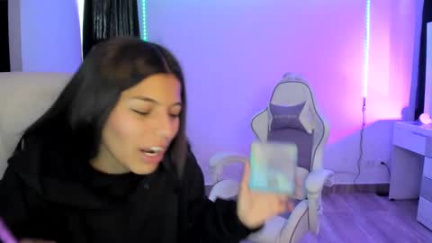 Snapshot of _khloe_sweet chatting on December 2, 9:39 pm khloe sweet online show from December 2, 9:39 pm