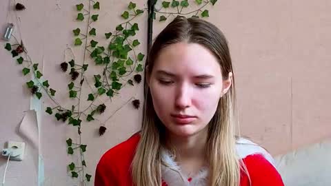 _kikiclark_ online show from February 21, 8:59 am