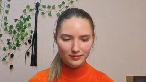 _kikiclark_ online show from February 26, 9:03 pm