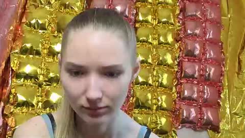 Snapshot of _kikiclark_ chatting on June 15, 8:38 am _kikiclark_ online show from June 15, 8:38 am