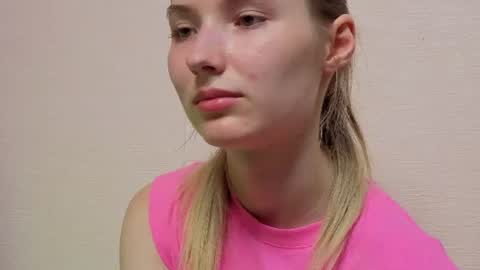 Snapshot of _kikiclark_ chatting on July 2, 7:20 pm _kikiclark_ online show from July 2, 7:20 pm