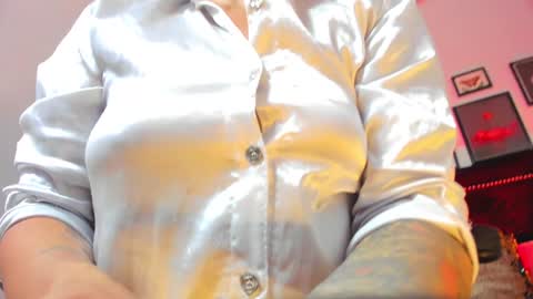 Snapshot of _kiramoon__ chatting on January 18, 8:30 pm Kiraaaa 0 online show from January 18, 8:30 pm