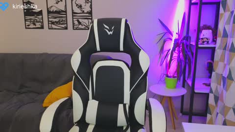 Molly   Emily online show from December 21, 2:15 pm